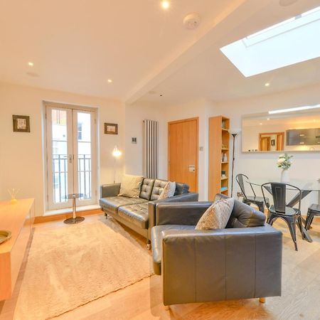 Central Two Bedroom Apartments St Albans By Central Stays Short Lets & Serviced Accommodation With Free Parking Kültér fotó