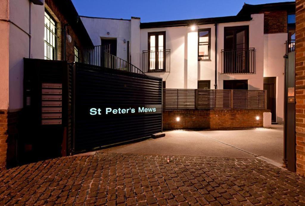Central Two Bedroom Apartments St Albans By Central Stays Short Lets & Serviced Accommodation With Free Parking Szoba fotó