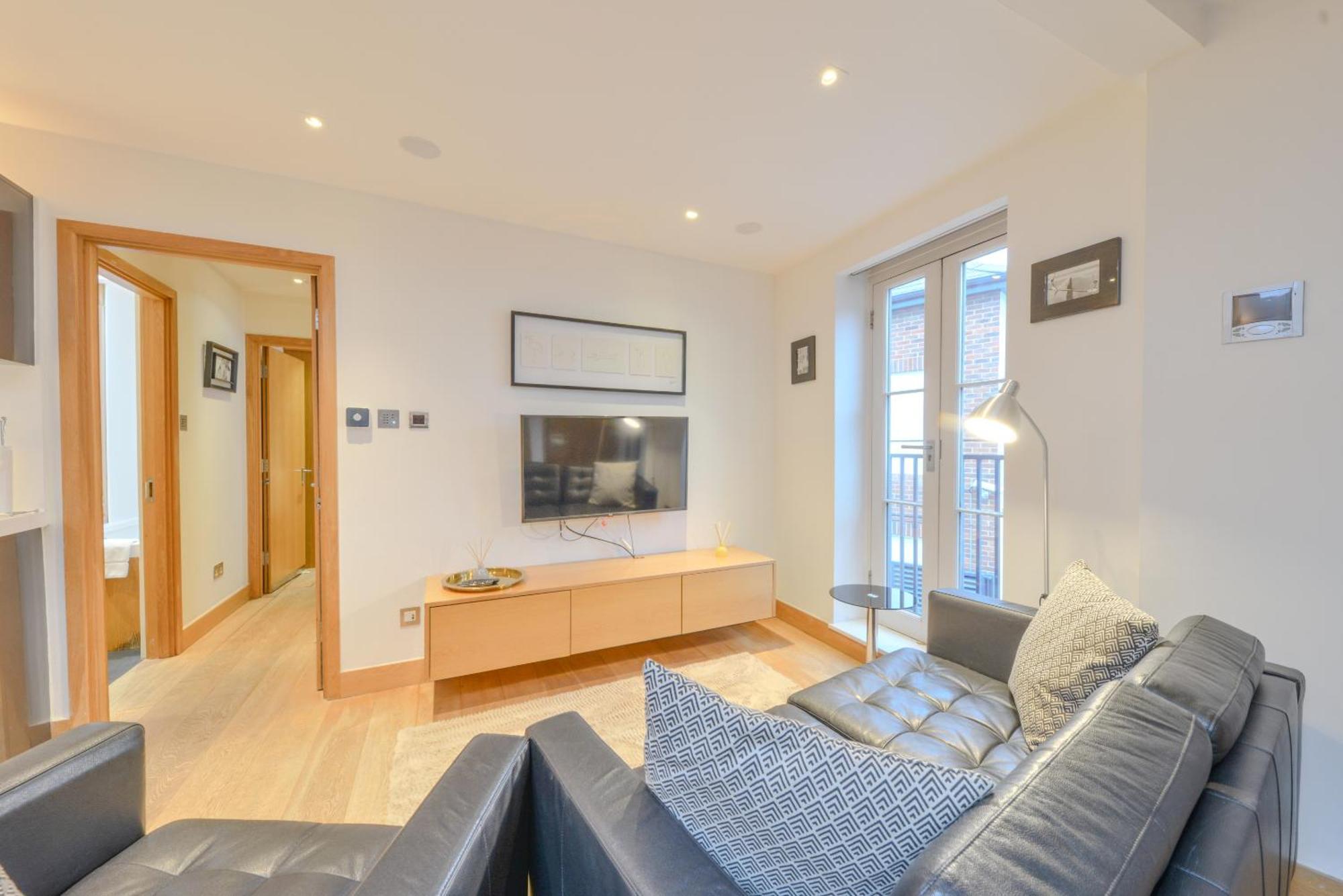 Central Two Bedroom Apartments St Albans By Central Stays Short Lets & Serviced Accommodation With Free Parking Szoba fotó