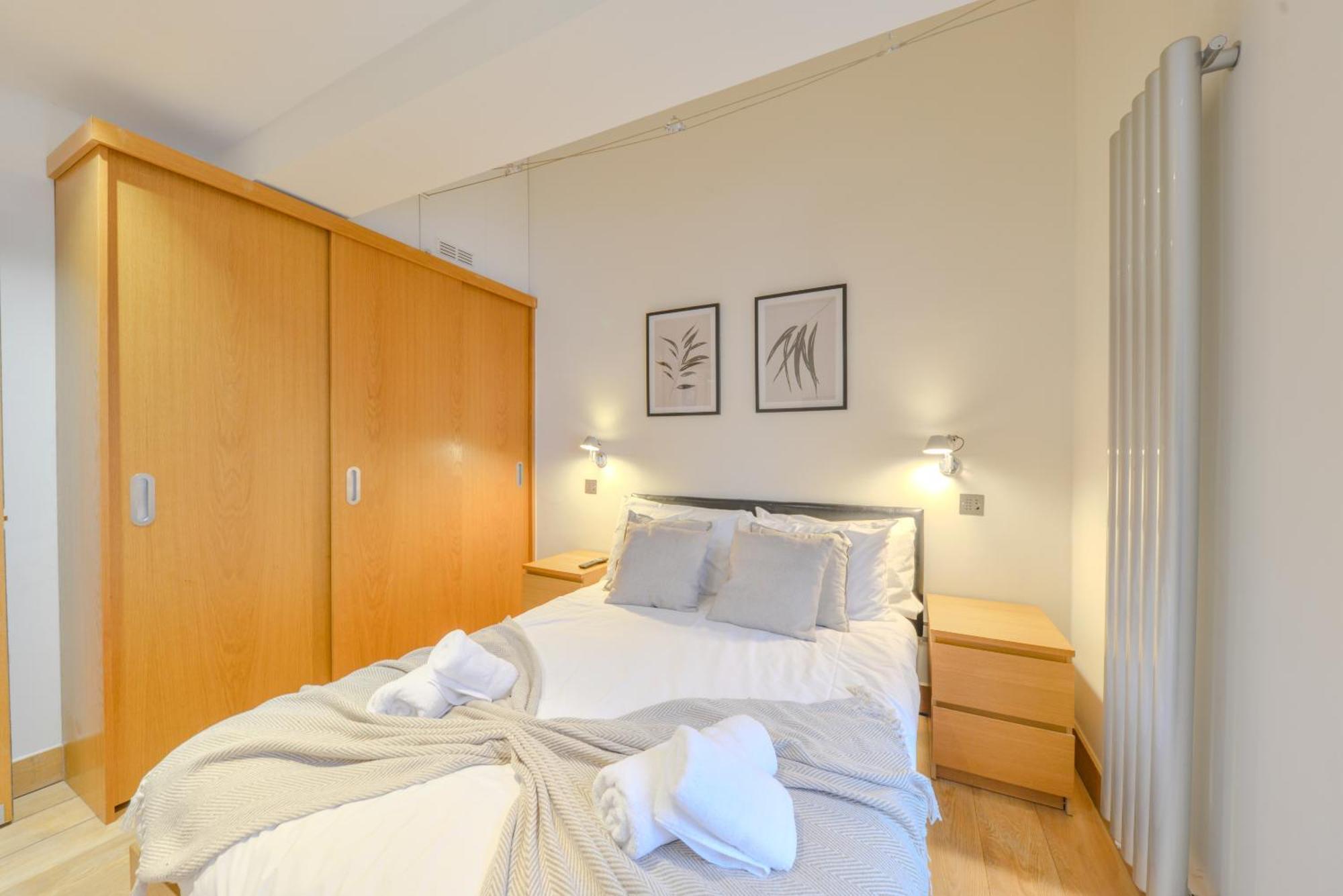 Central Two Bedroom Apartments St Albans By Central Stays Short Lets & Serviced Accommodation With Free Parking Szoba fotó